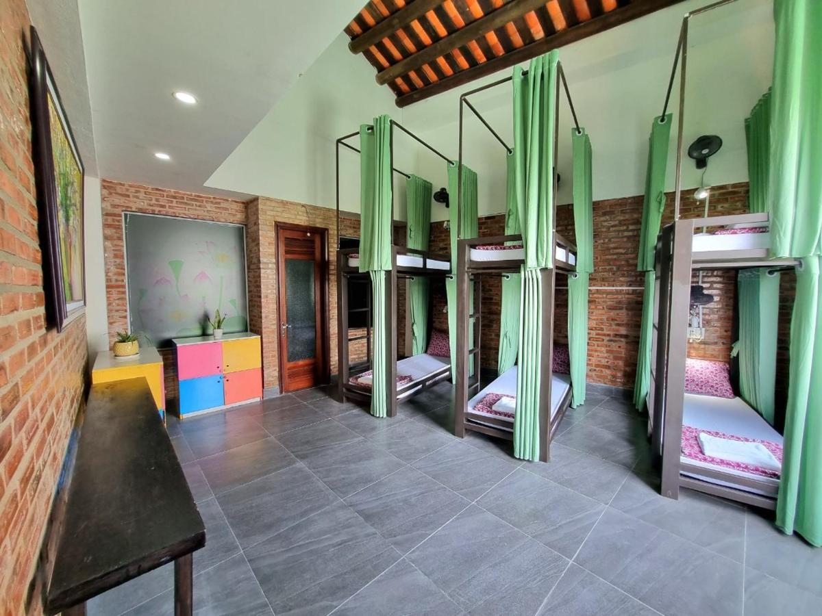 Calm House 2 Hostel Hoi An Bagian luar foto